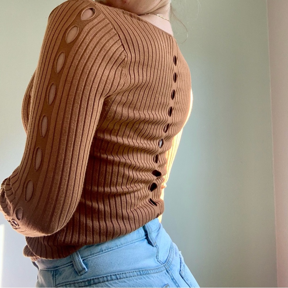 Express chestnut brown long sleeved sweater - Picture 2 of 15